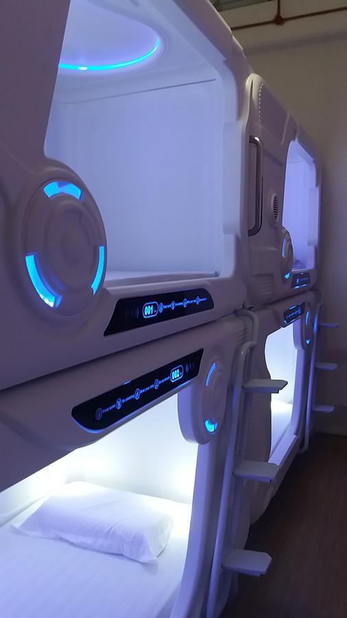Spacepod@Com Singapore Eksteriør bilde
