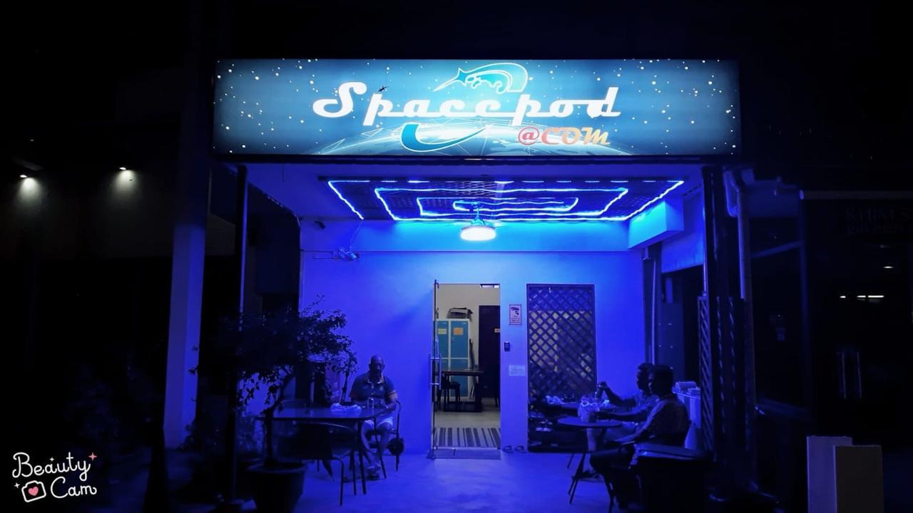 Spacepod@Com Singapore Eksteriør bilde